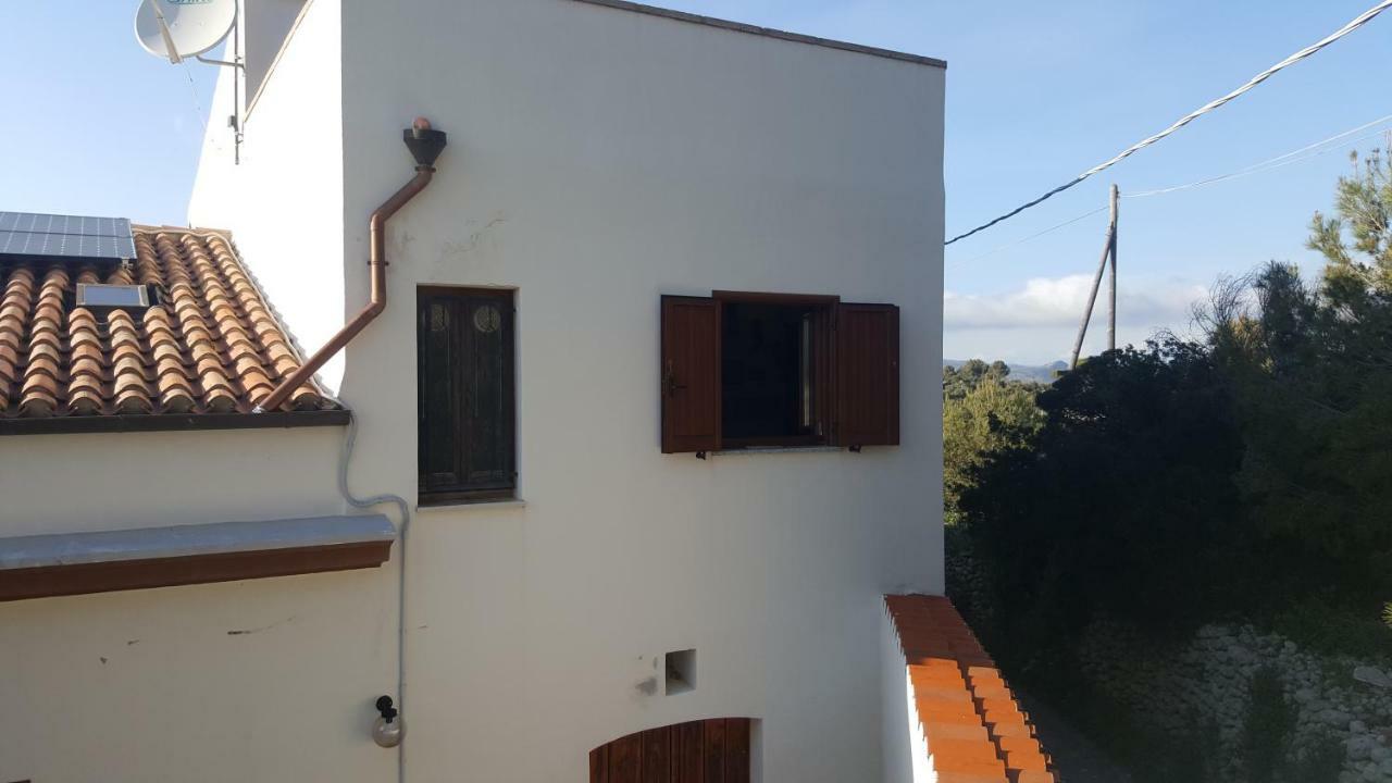 Serra E Mesu Affittacamere Magomadas Eksteriør bilde